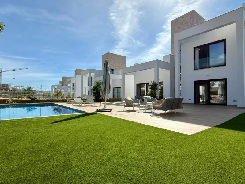 🏡 Modern villa for sale in Finestrat
