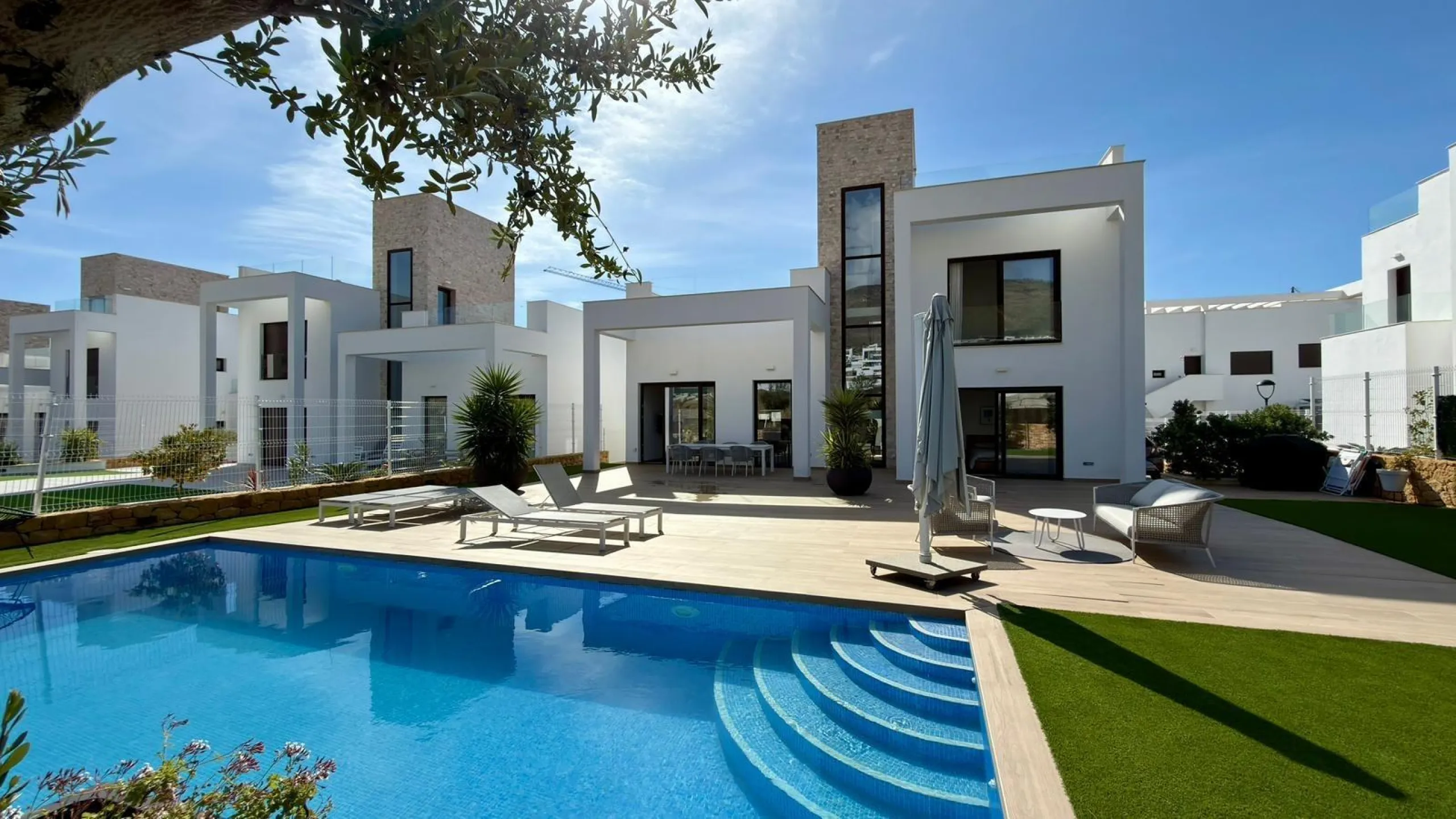 🏡 Modern villa for sale in Finestrat