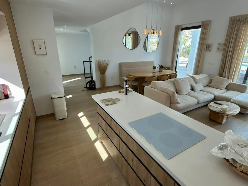 🏡 Modern villa for sale in Finestrat