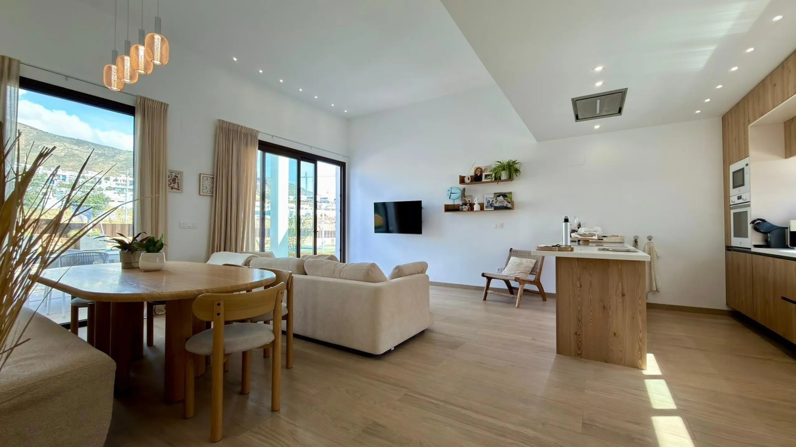 🏡 Modern villa for sale in Finestrat