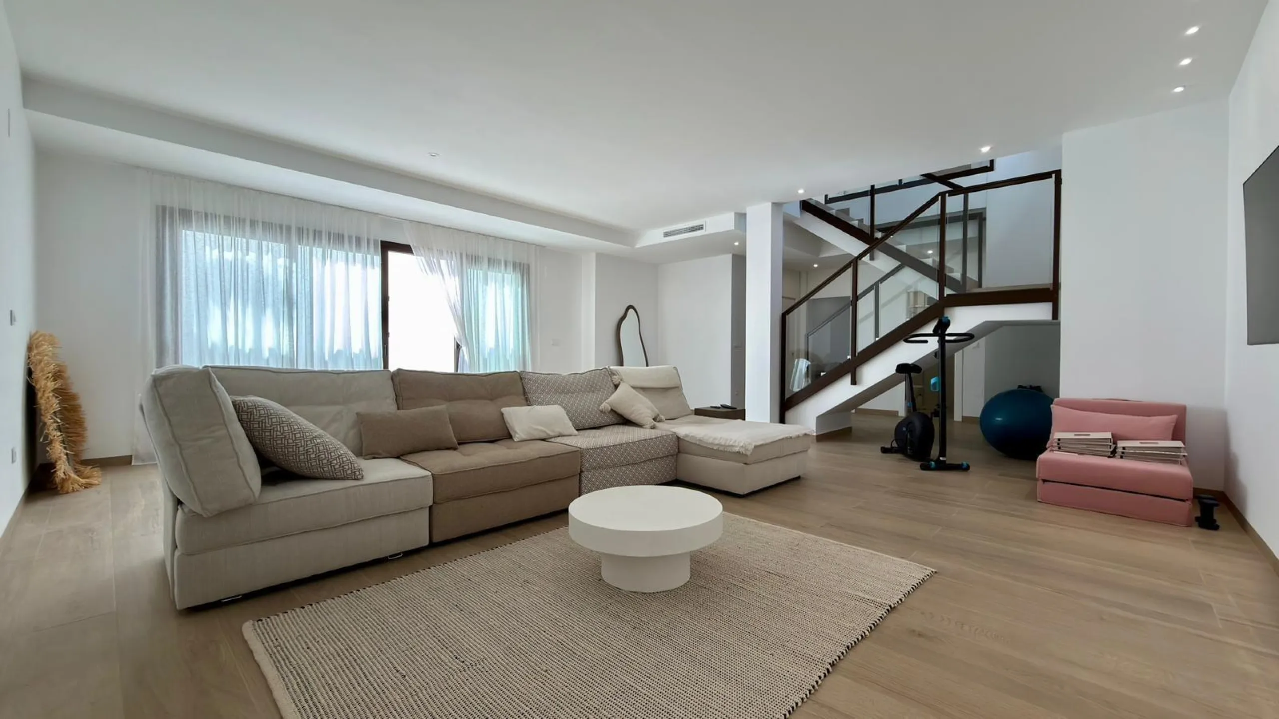 🏡 Modern villa for sale in Finestrat