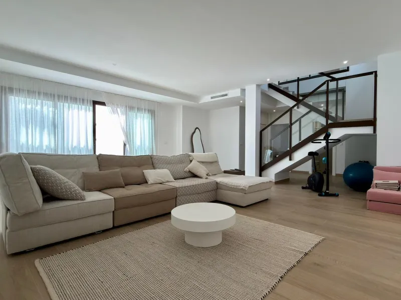 🏡 Modern villa for sale in Finestrat