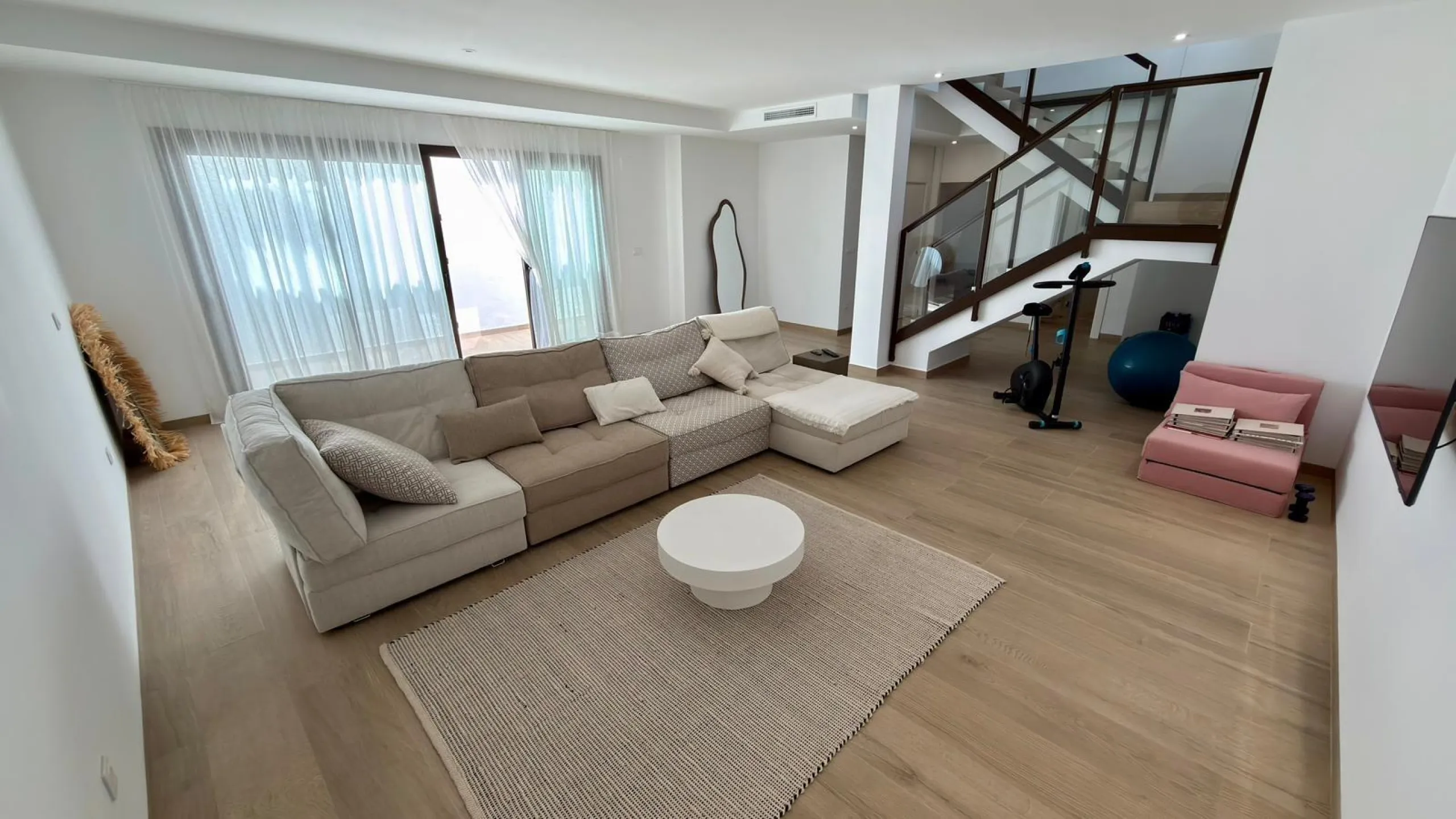 🏡 Modern villa for sale in Finestrat