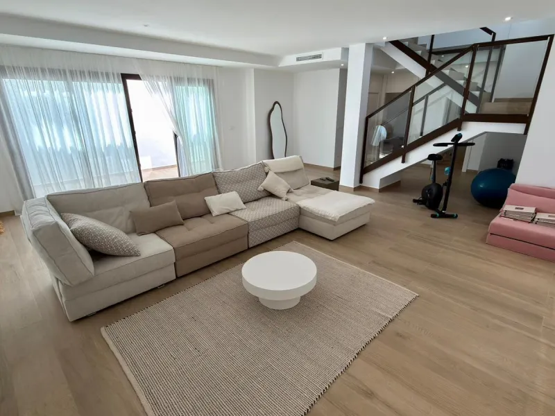 🏡 Modern villa for sale in Finestrat
