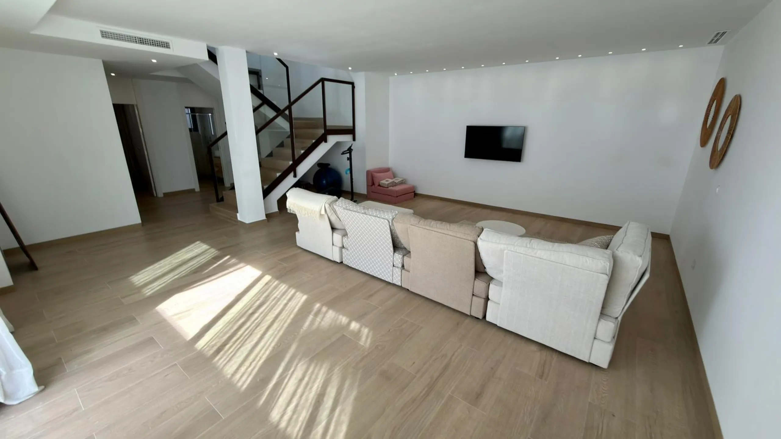 🏡 Modern villa for sale in Finestrat