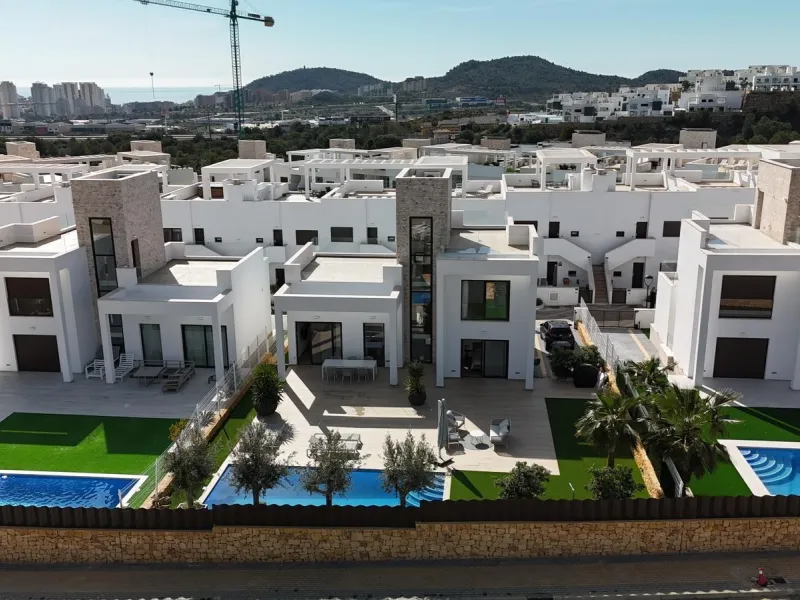 🏡 Modern villa for sale in Finestrat