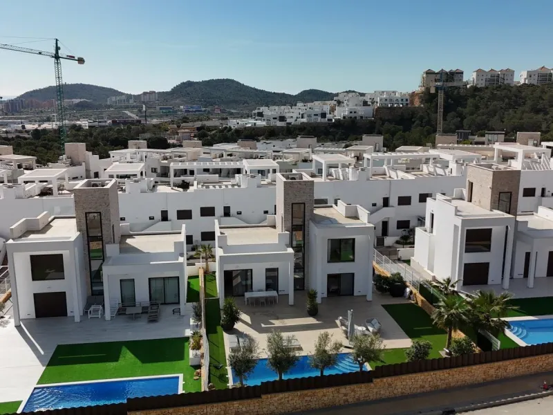 🏡 Modern villa for sale in Finestrat