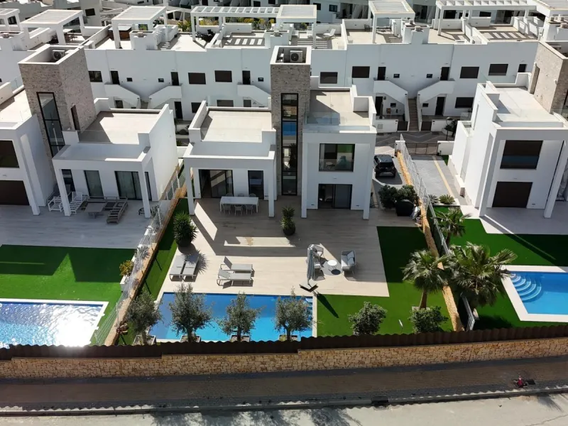 🏡 Modern villa for sale in Finestrat
