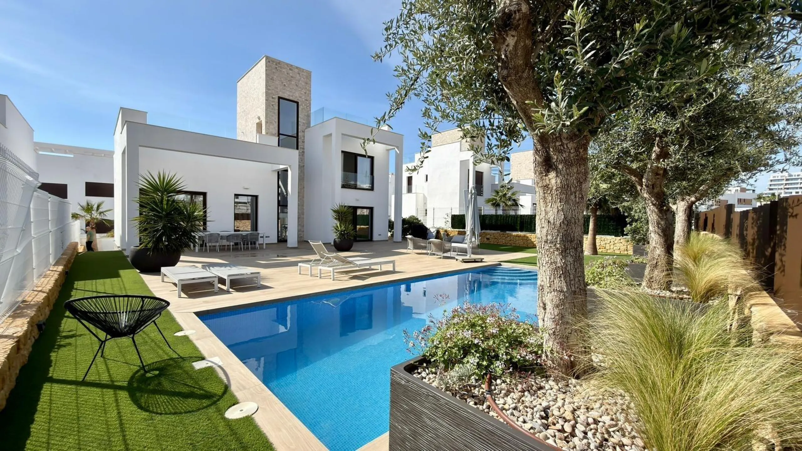 🏡 Modern villa for sale in Finestrat