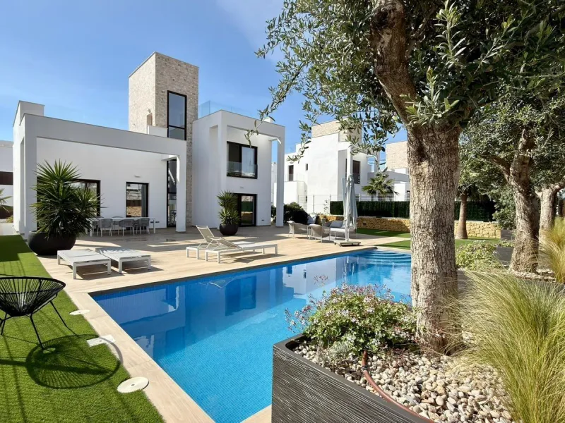 🏡 Modern villa for sale in Finestrat