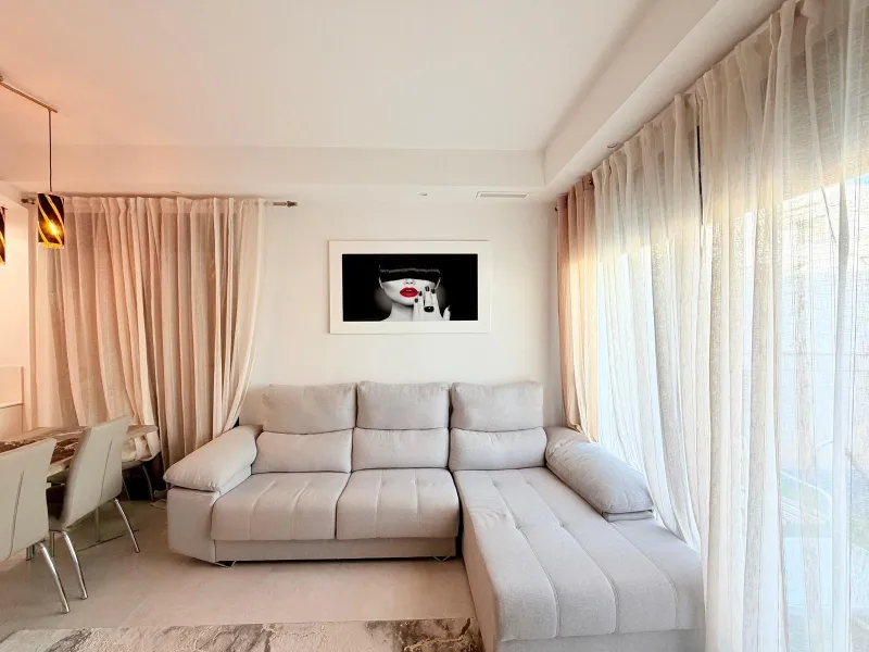 Modern Corner Chalet with Private Pool and Spacious Solarium – Between Golf, Orihuela Costa