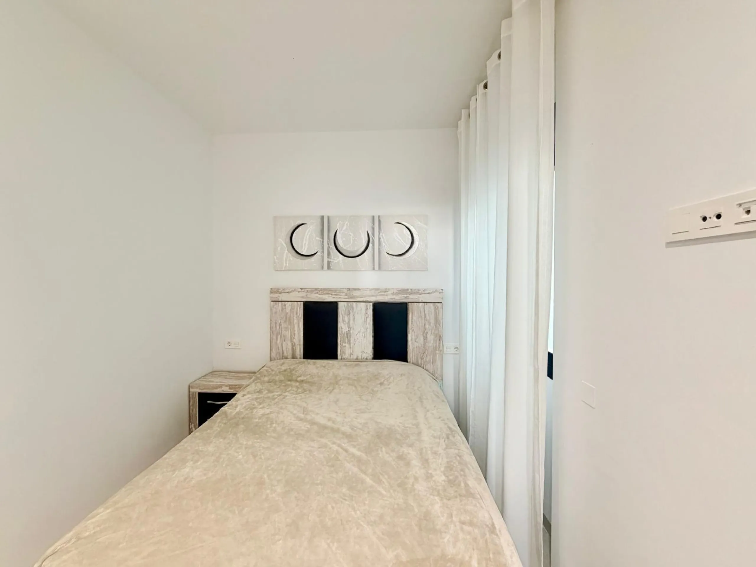 Modern Corner Chalet with Private Pool and Spacious Solarium – Between Golf, Orihuela Costa