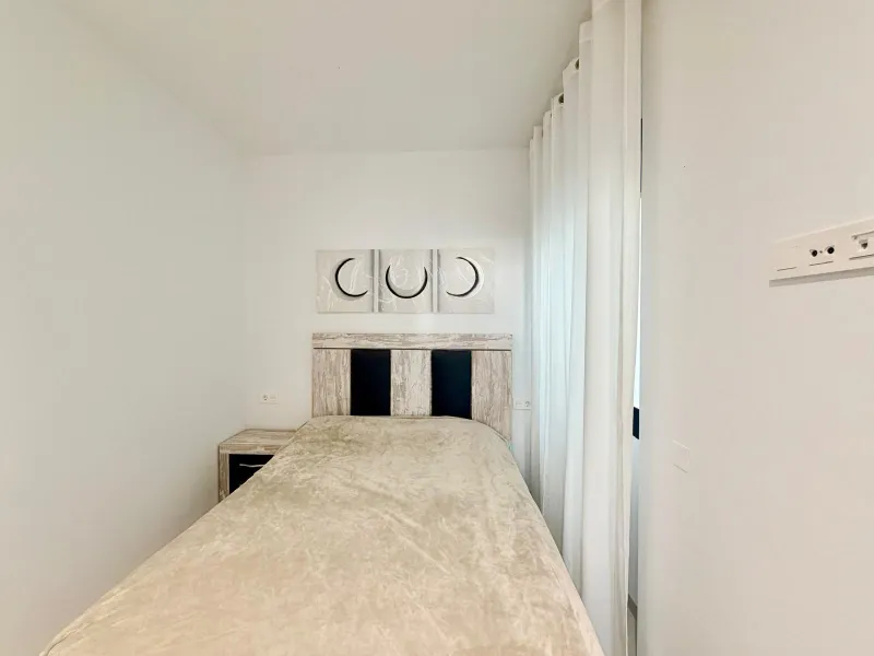 Modern Corner Chalet with Private Pool and Spacious Solarium – Between Golf, Orihuela Costa