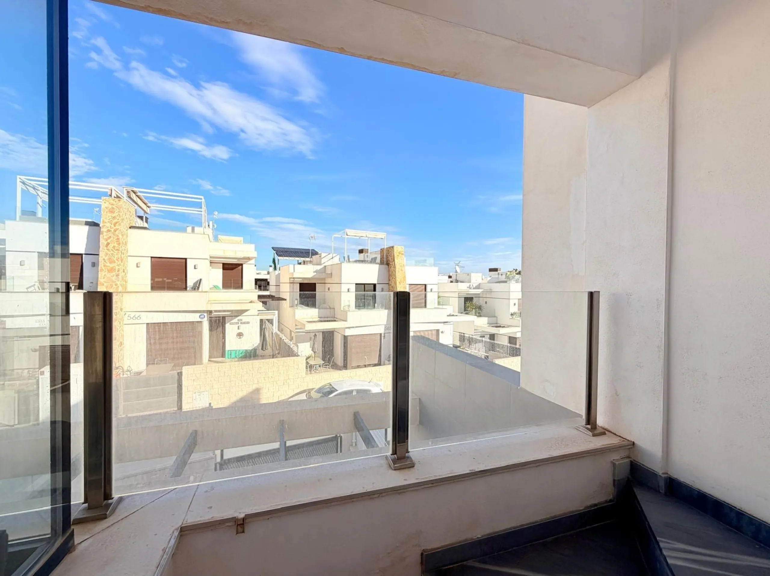 Modern Corner Chalet with Private Pool and Spacious Solarium – Between Golf, Orihuela Costa