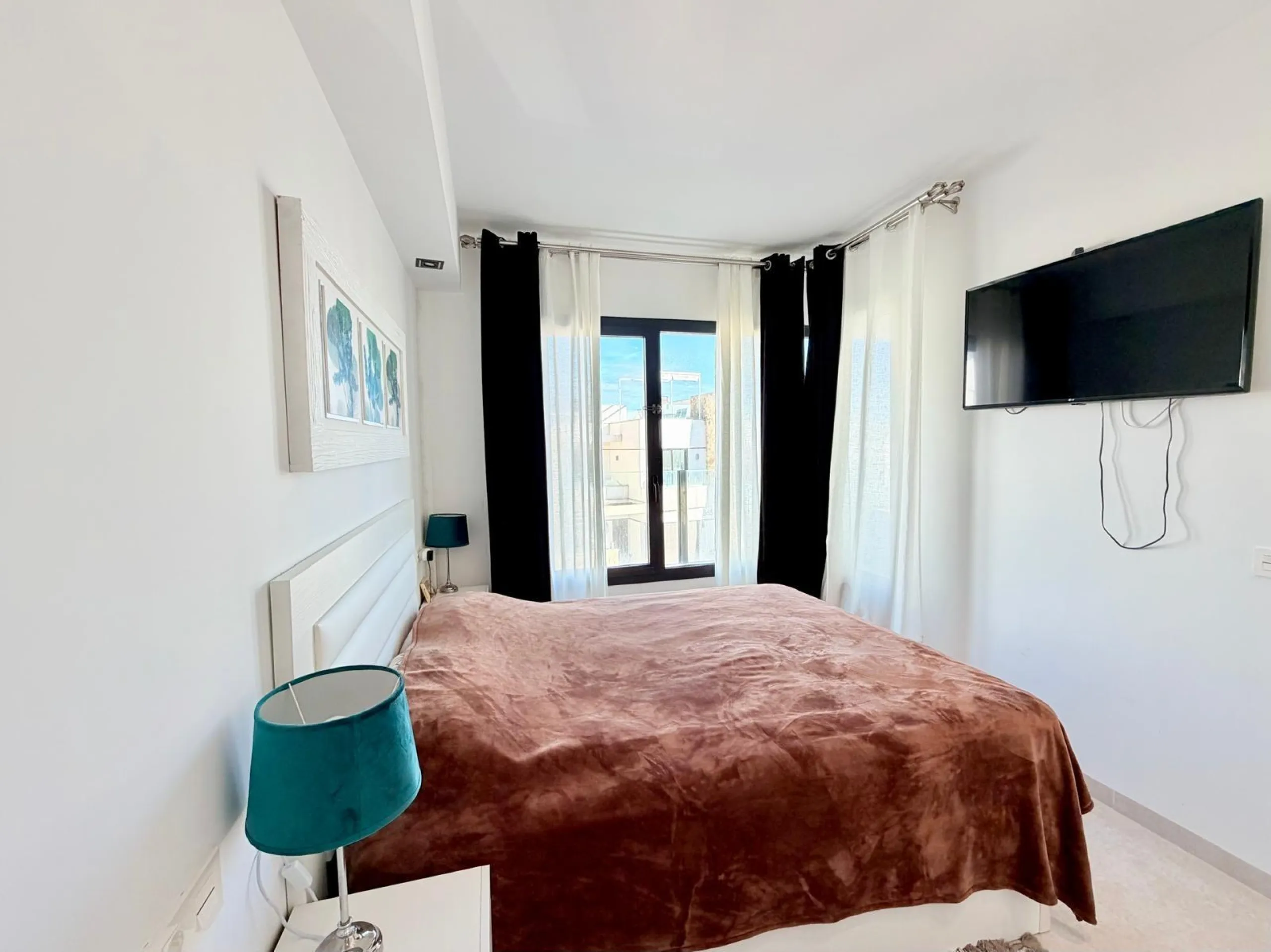 Modern Corner Chalet with Private Pool and Spacious Solarium – Between Golf, Orihuela Costa