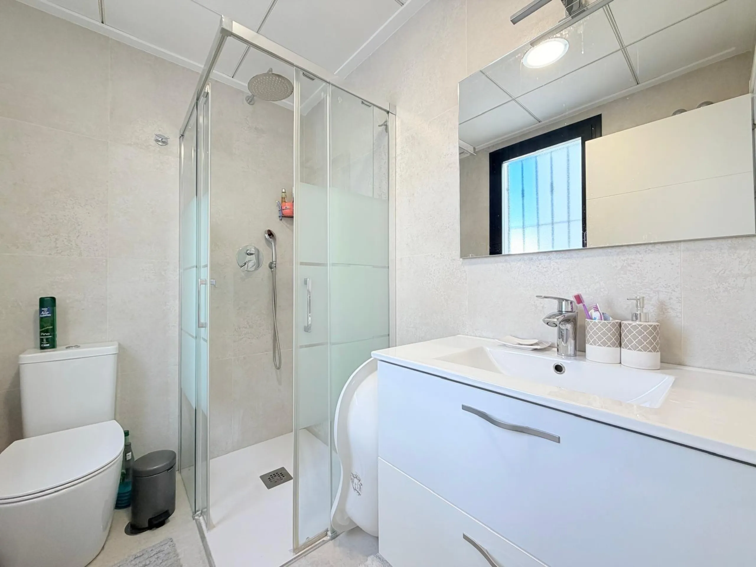 Modern Corner Chalet with Private Pool and Spacious Solarium – Between Golf, Orihuela Costa