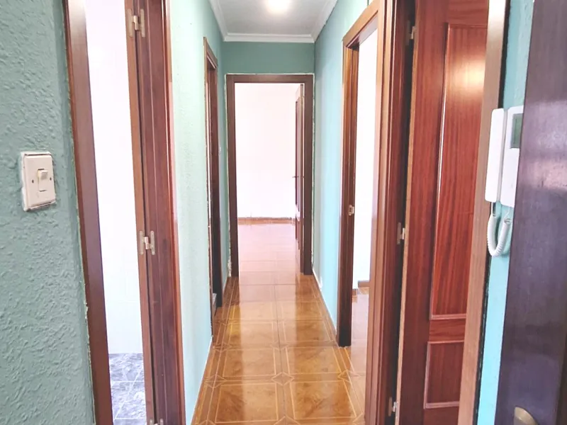 Apartamento con ascensor en El Llano, Gijón - Oportunidad Única por €163 000