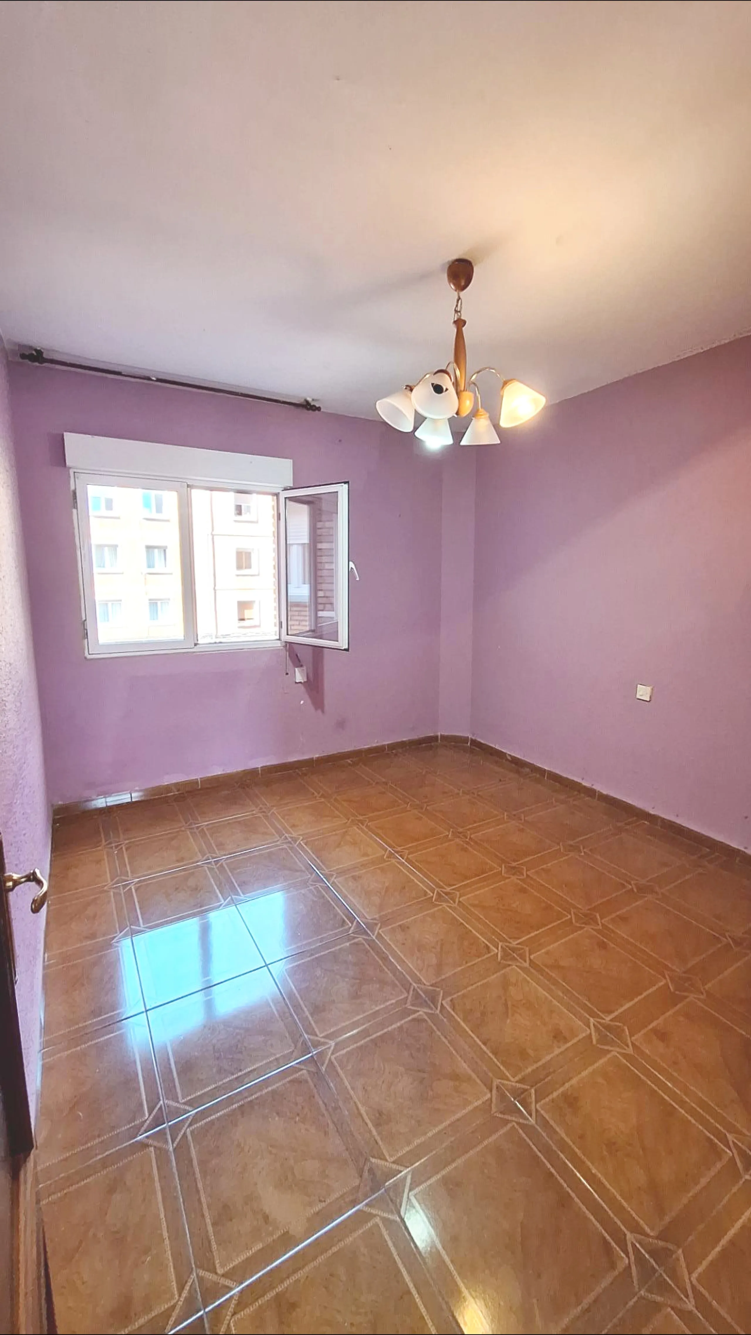 Apartamento con ascensor en El Llano, Gijón - Oportunidad Única por €163 000