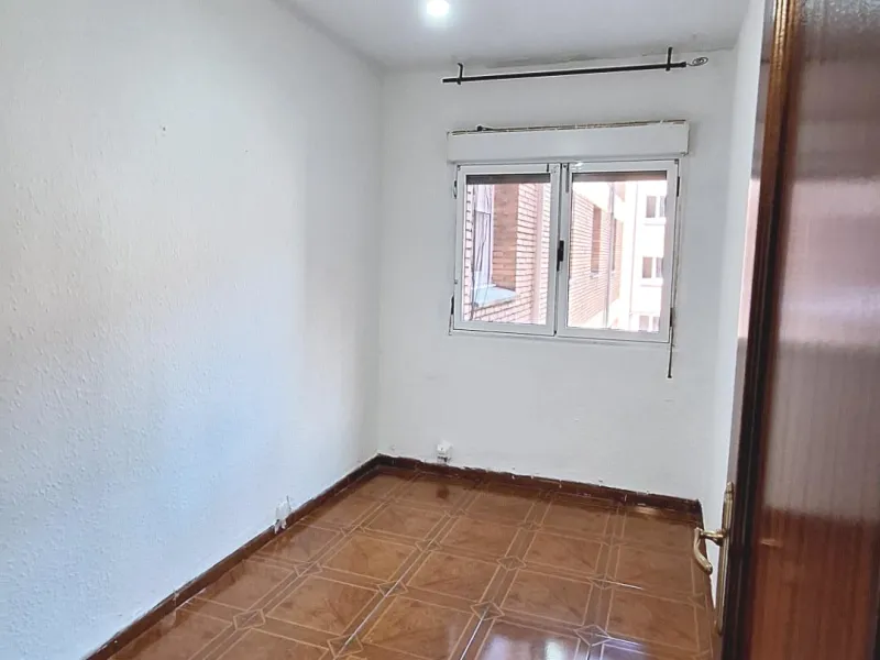 Apartamento con ascensor en El Llano, Gijón - Oportunidad Única por €163 000