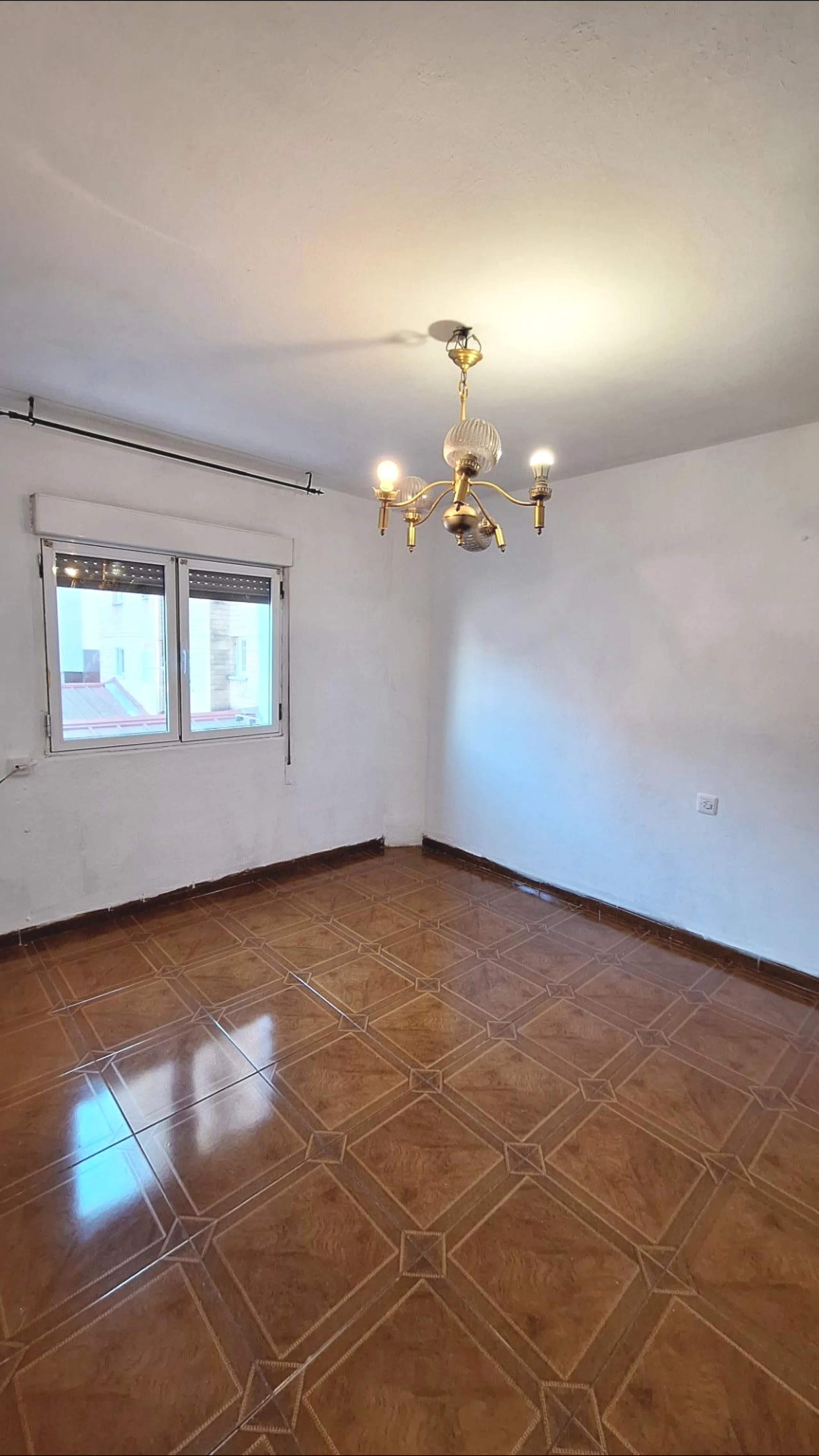 Apartamento con ascensor en El Llano, Gijón - Oportunidad Única por €163 000
