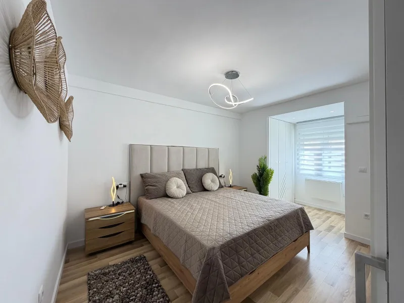 АПАРТАМЕНТЫ ПОСЛЕ РЕМОНТА В 100 МЕТРАХ ОТ ПОРТА ТОРРЕВЬЕХИ И С ВИДОМ НА МОРЕ. 3 СПАЛЬНИ. 2 ВАННЫЕ. ПЛОЩАДЬ 98 М2