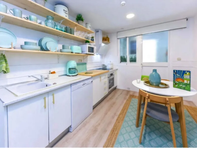 Erdgeschosswohnung mit gültiger Ferienvermietungslizenz – Las Brisas, Nueva Andalucía, Marbella