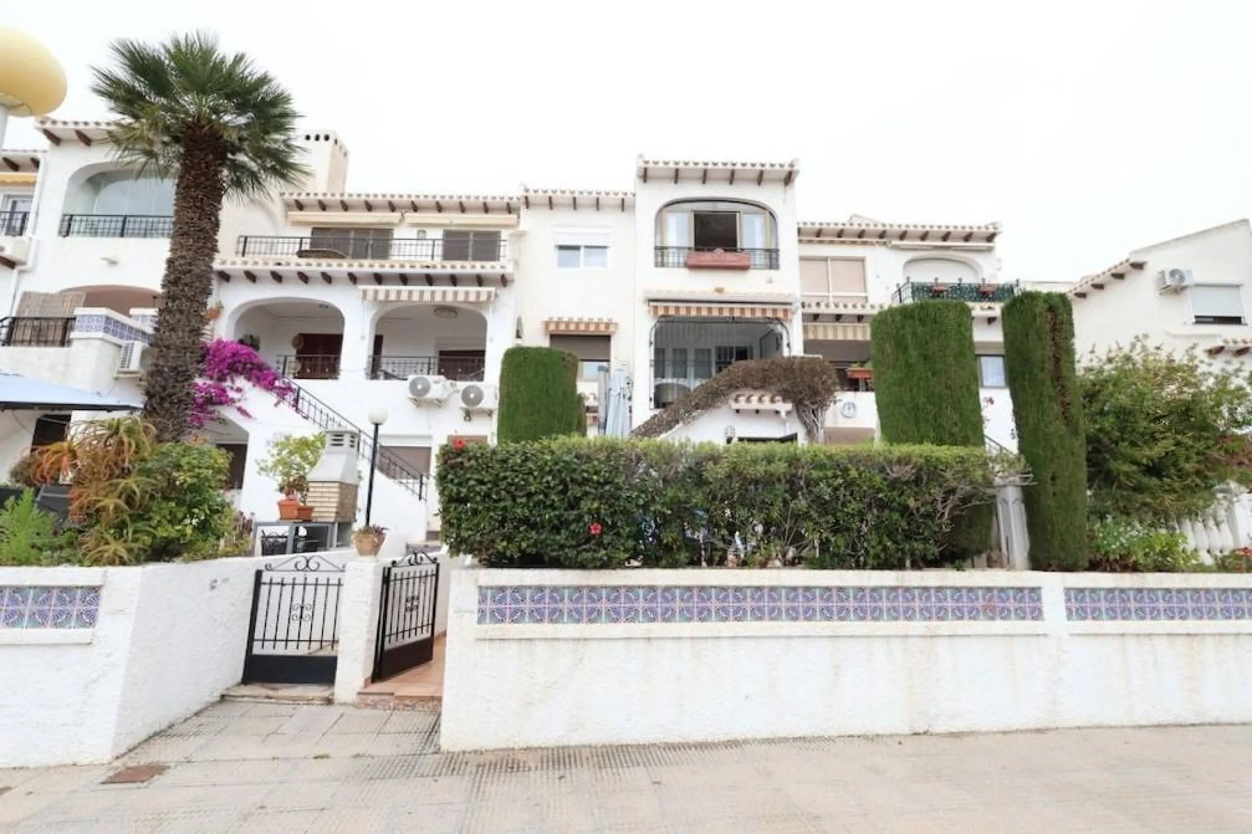 Dúplex reformado con dos plantas independientes en Cabo Roig
