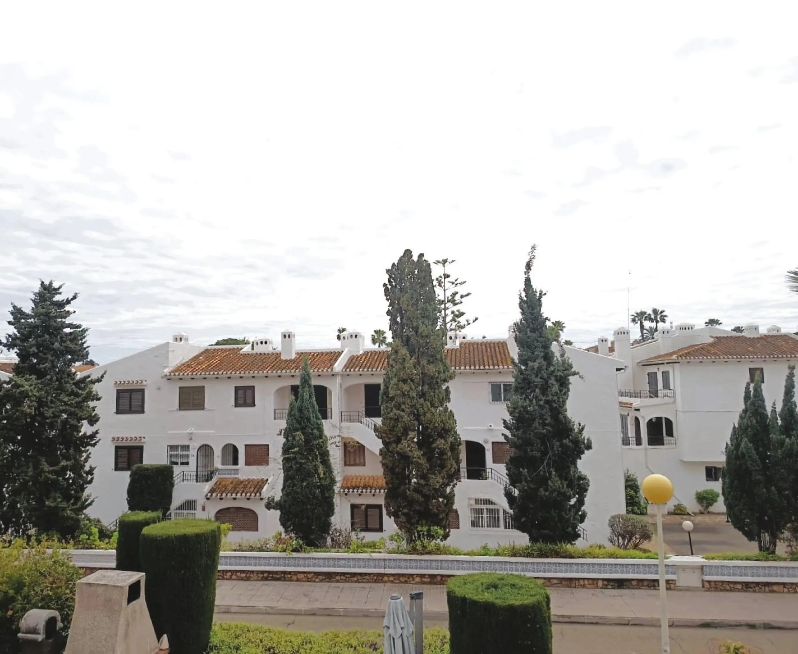 Dúplex reformado con dos plantas independientes en Cabo Roig