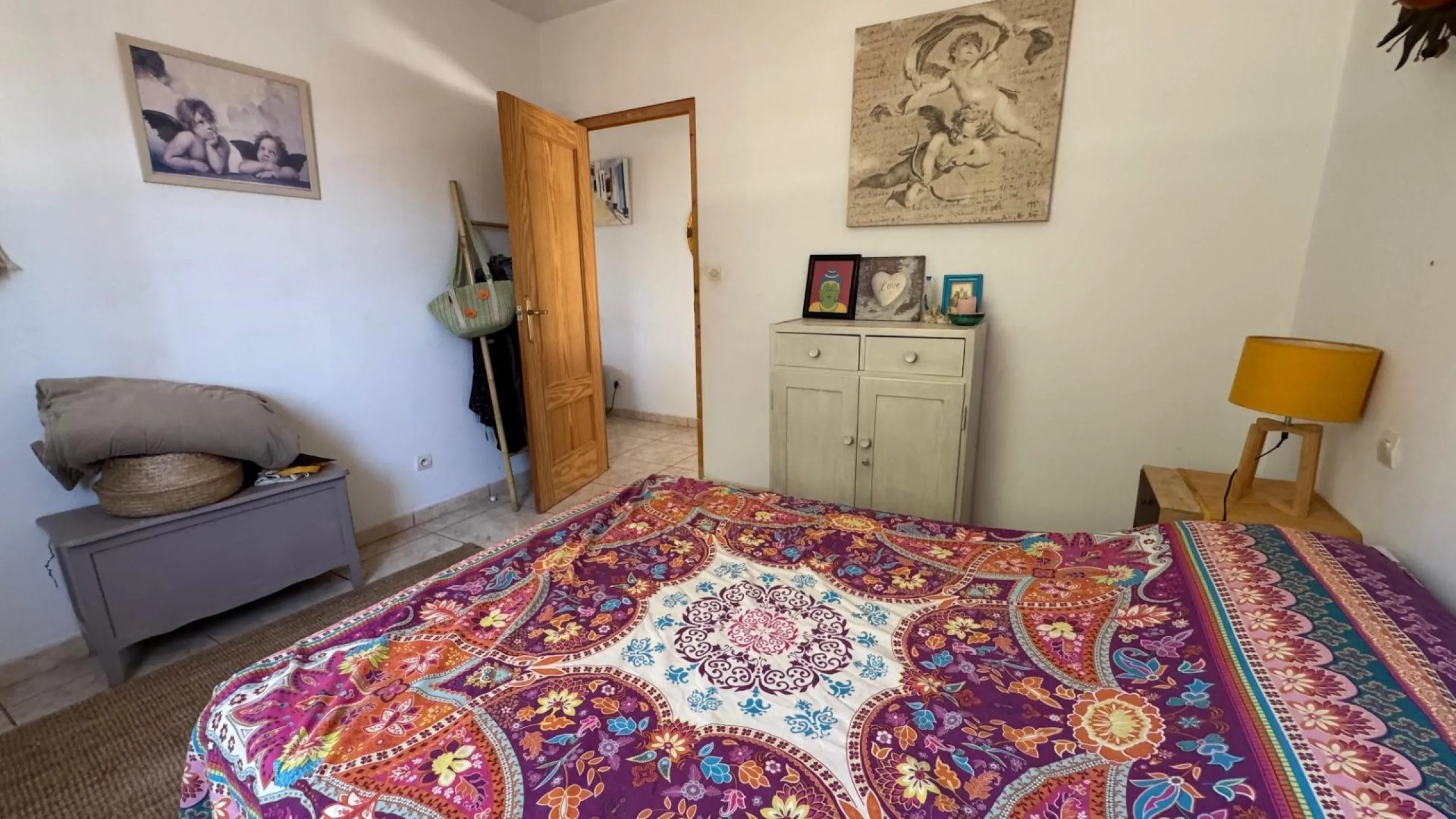 Opportunity in Albatera: Large Country House with Potential
