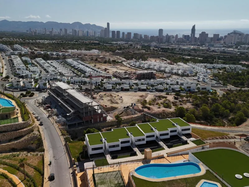 🌿✨ Espectacular dúplex moderno en Camporrosso Village – amplitud, vistas y estilo de vida premium ✨🌿