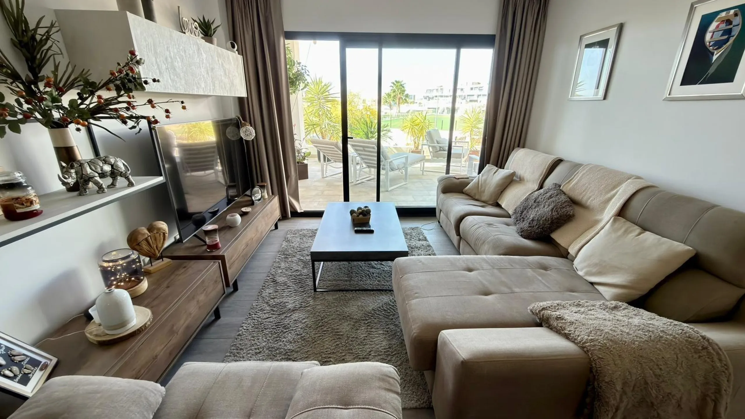 🌿✨ Espectacular dúplex moderno en Camporrosso Village – amplitud, vistas y estilo de vida premium ✨🌿