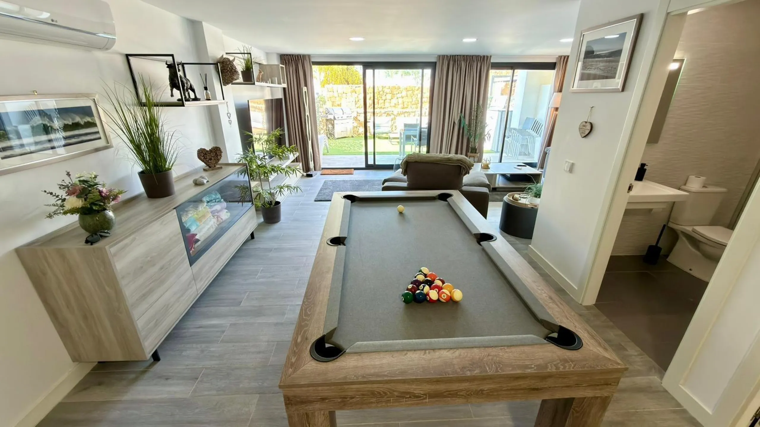 🌿✨ Espectacular dúplex moderno en Camporrosso Village – amplitud, vistas y estilo de vida premium ✨🌿