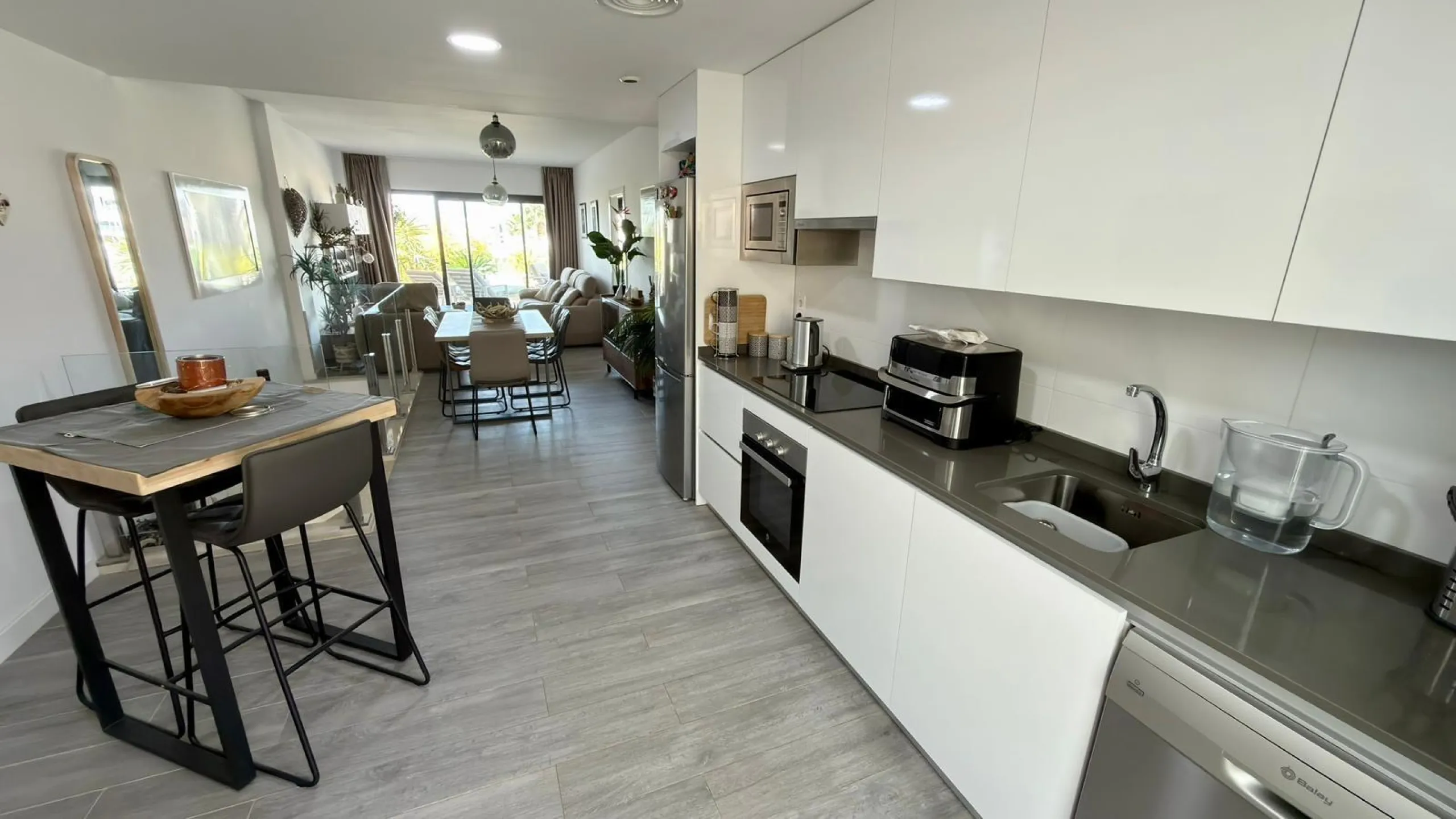 🌿✨ Espectacular dúplex moderno en Camporrosso Village – amplitud, vistas y estilo de vida premium ✨🌿