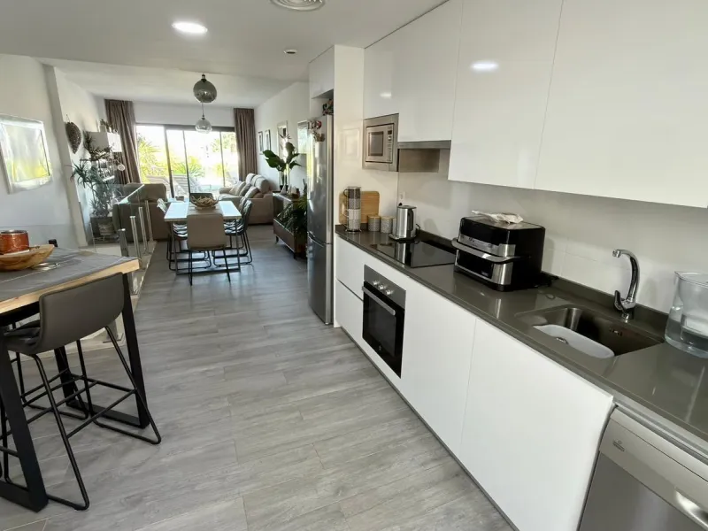 🌿✨ Espectacular dúplex moderno en Camporrosso Village – amplitud, vistas y estilo de vida premium ✨🌿