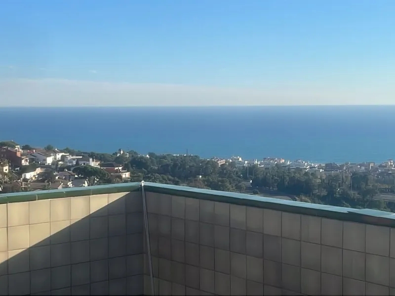Development plot with residential investment potential in Teia, Barcelona