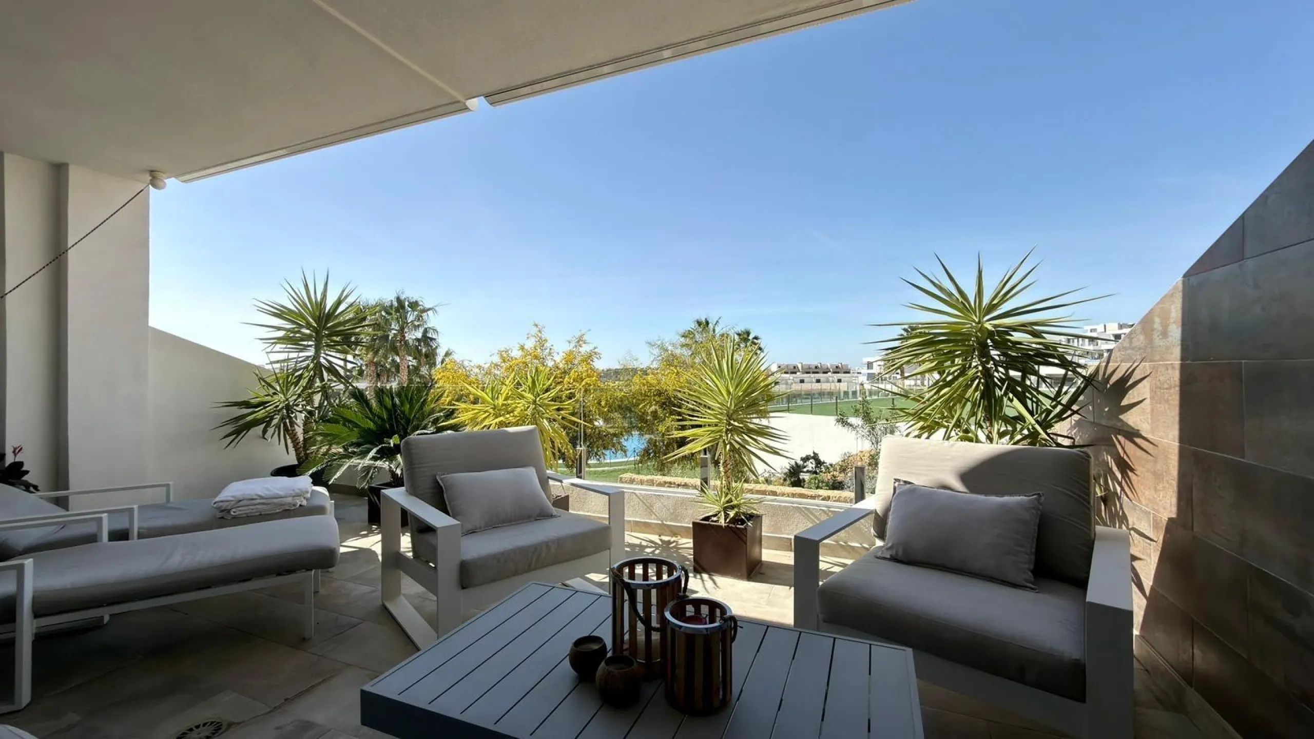 🌿✨ Espectacular dúplex moderno en Camporrosso Village – amplitud, vistas y estilo de vida premium ✨🌿