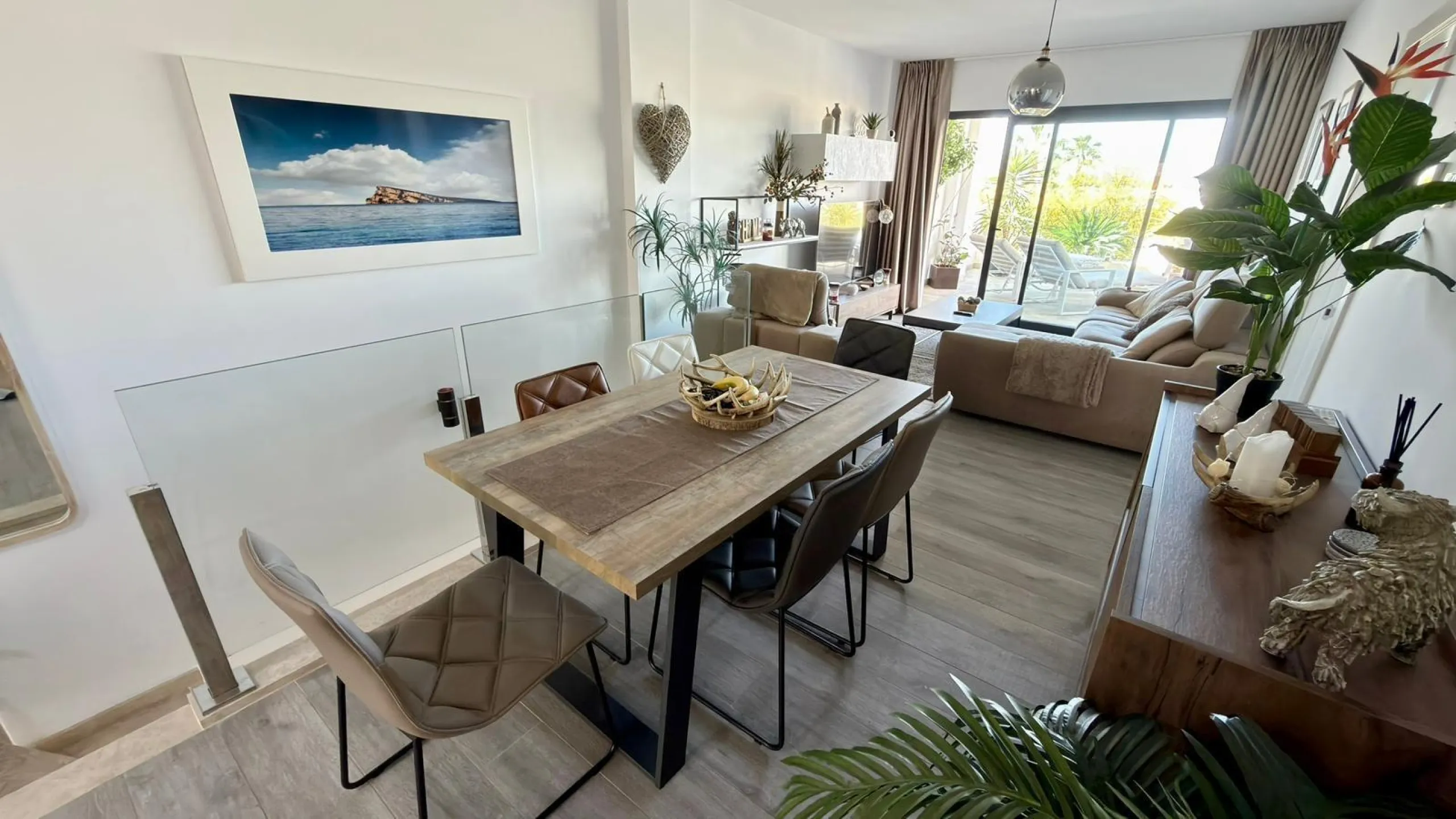 🌿✨ Espectacular dúplex moderno en Camporrosso Village – amplitud, vistas y estilo de vida premium ✨🌿