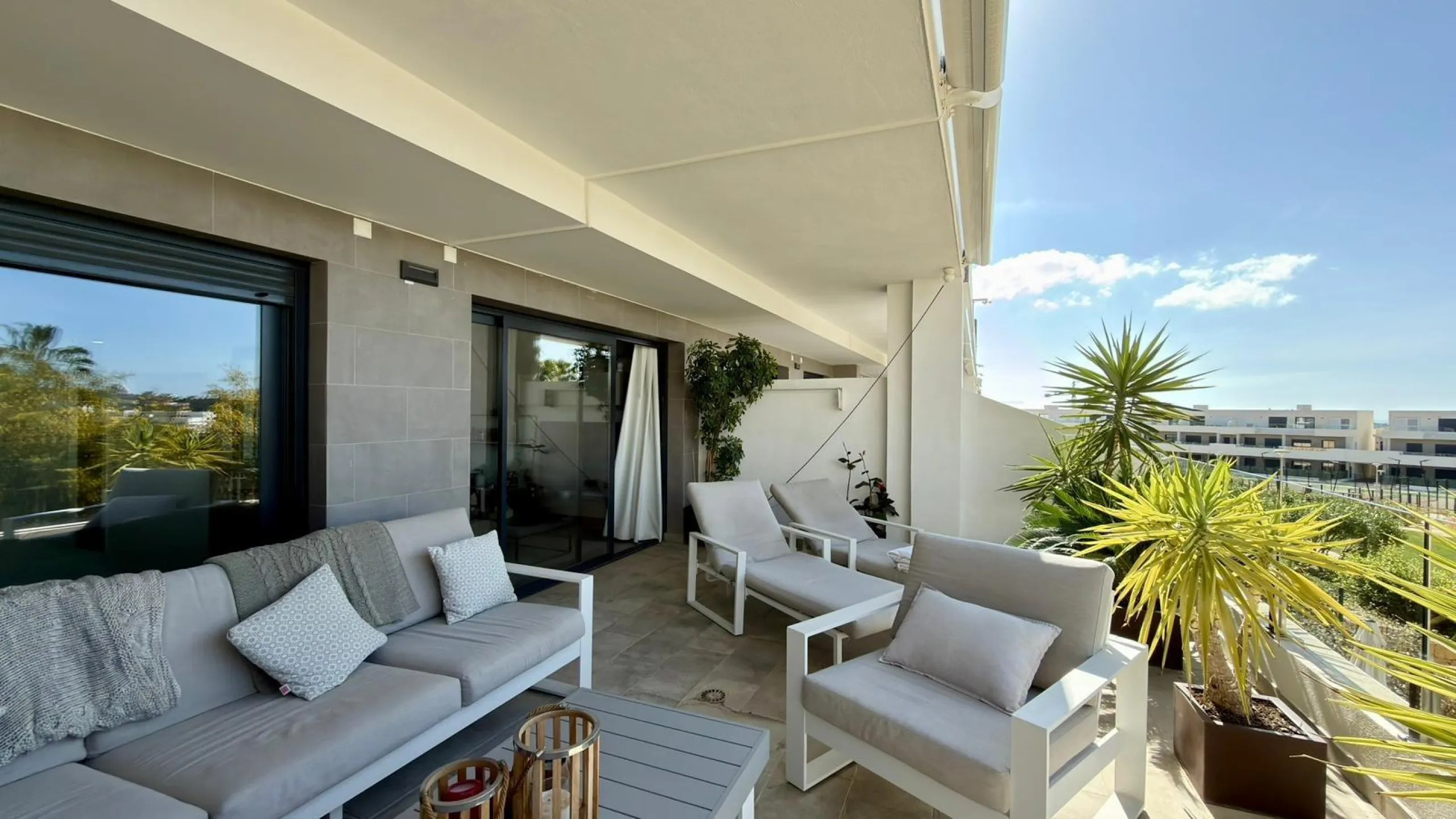🌿✨ Espectacular dúplex moderno en Camporrosso Village – amplitud, vistas y estilo de vida premium ✨🌿