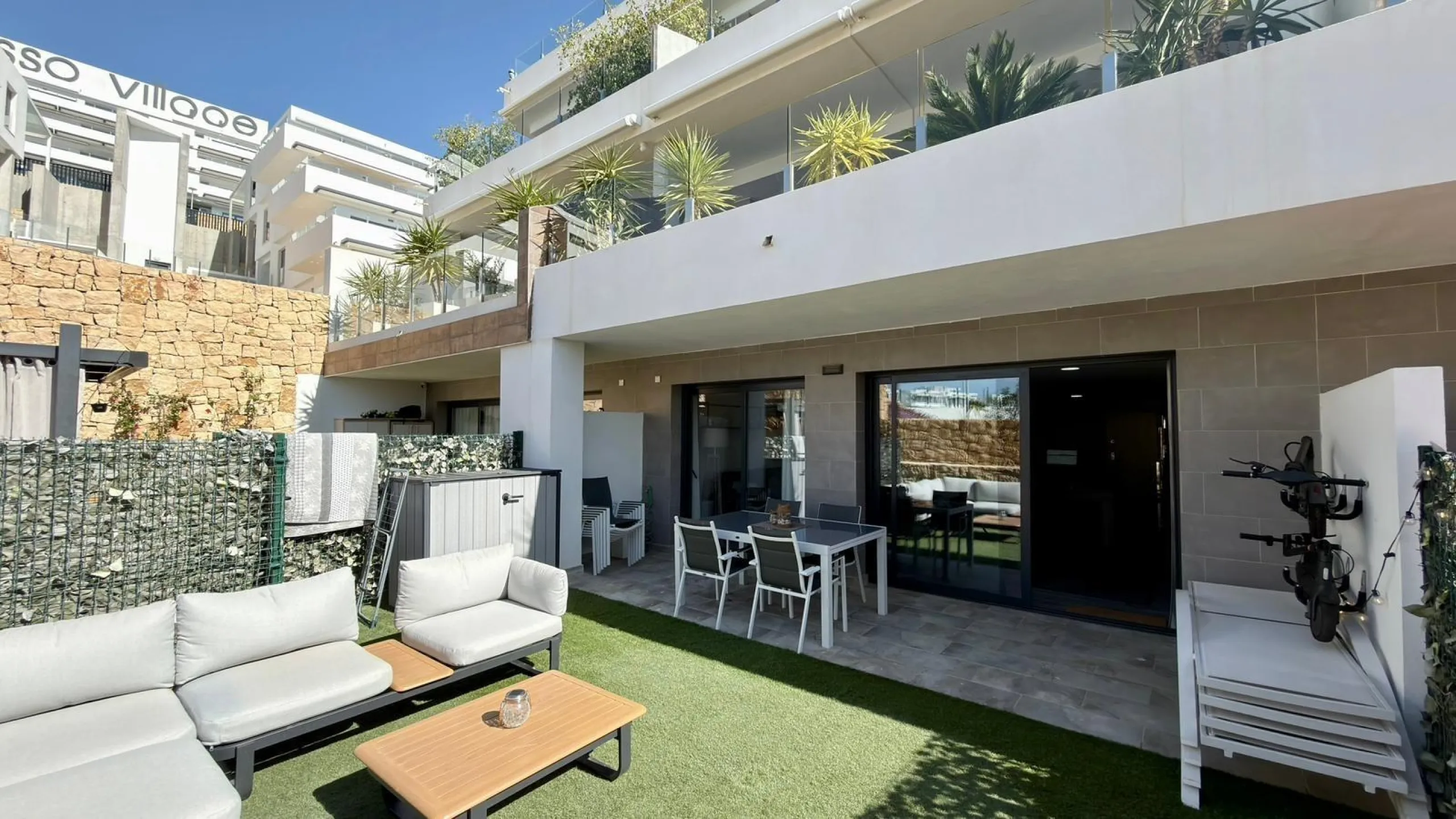 🌿✨ Espectacular dúplex moderno en Camporrosso Village – amplitud, vistas y estilo de vida premium ✨🌿