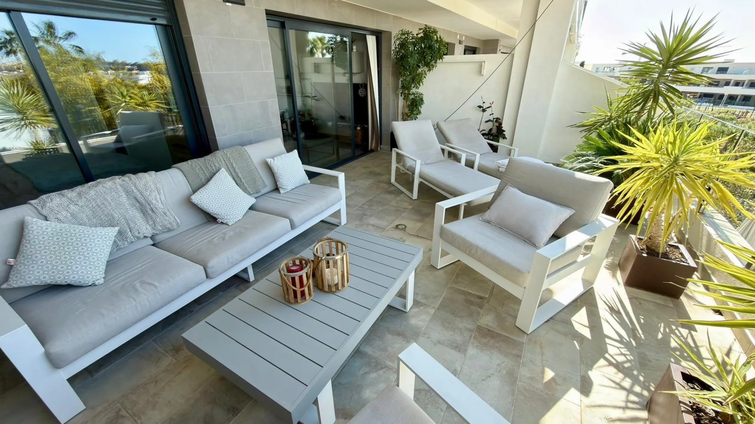 🌿✨ Espectacular dúplex moderno en Camporrosso Village – amplitud, vistas y estilo de vida premium ✨🌿