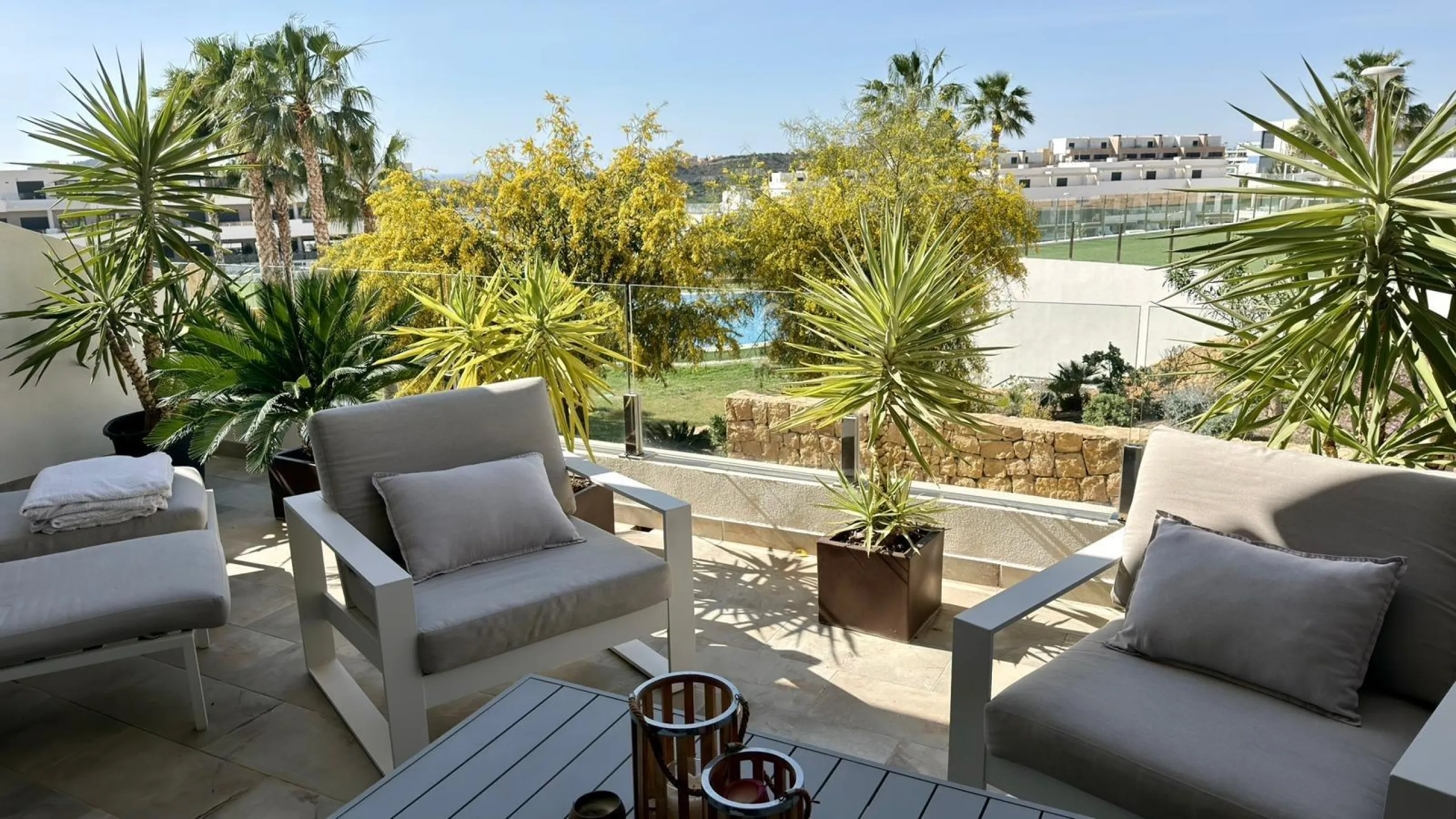 🌿✨ Espectacular dúplex moderno en Camporrosso Village – amplitud, vistas y estilo de vida premium ✨🌿