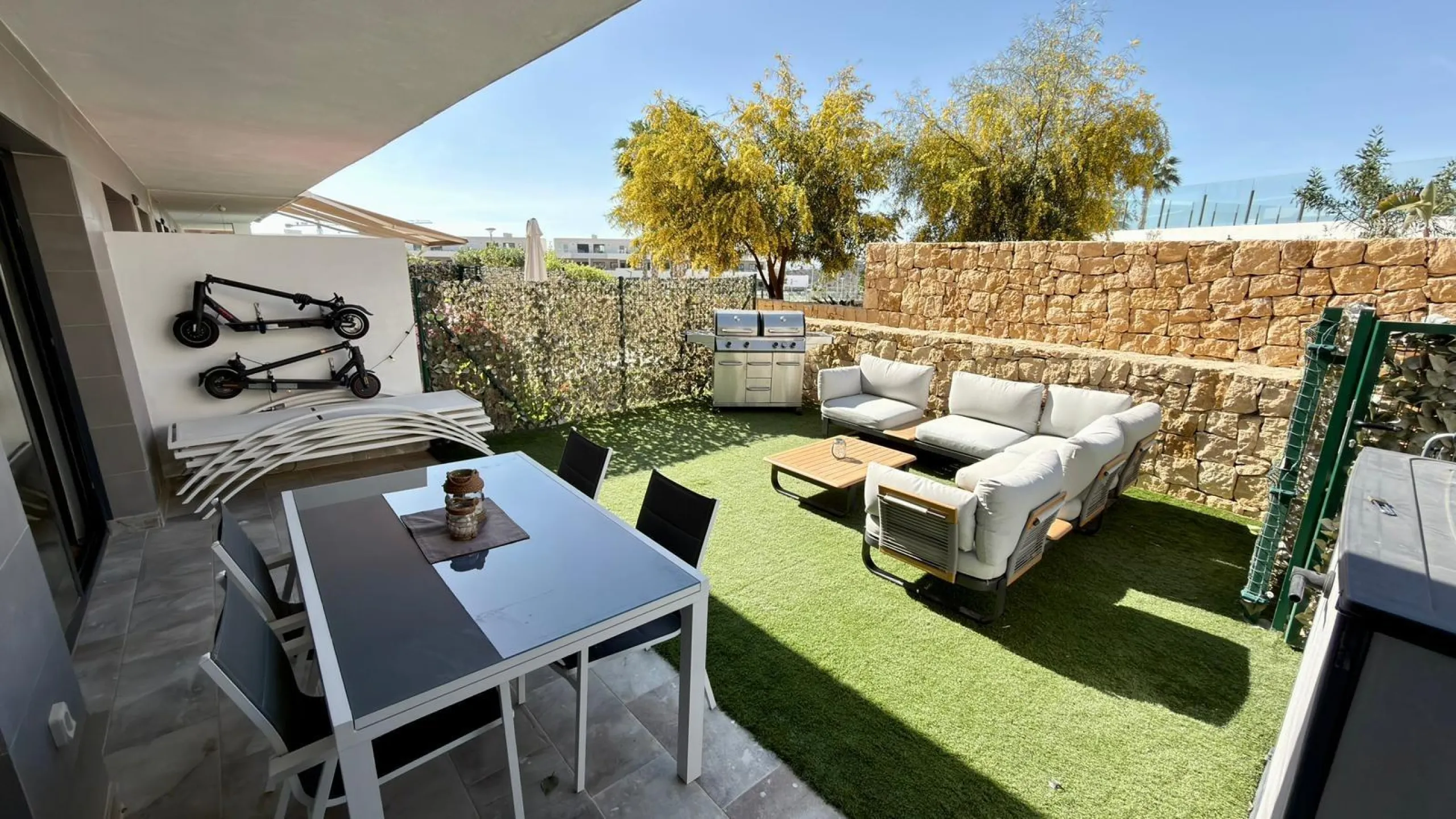 🌿✨ Espectacular dúplex moderno en Camporrosso Village – amplitud, vistas y estilo de vida premium ✨🌿