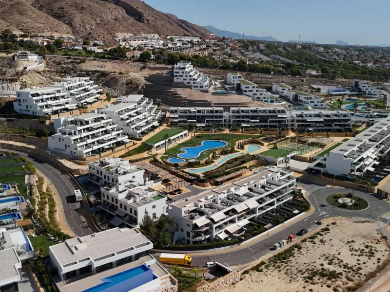 🌿✨ Espectacular dúplex moderno en Camporrosso Village – amplitud, vistas y estilo de vida premium ✨🌿