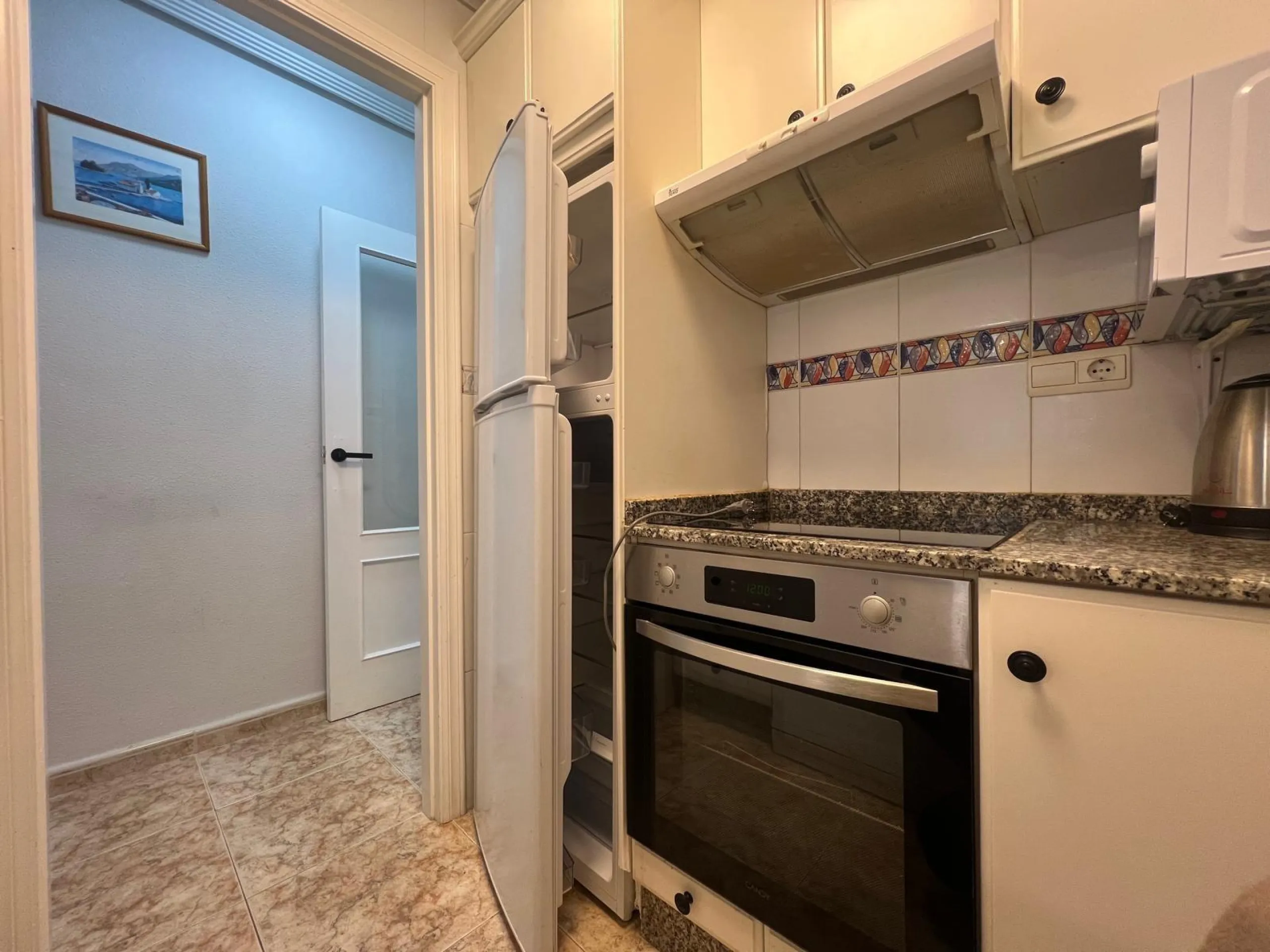 APARTAMENTO DE 2 HAB Y 1 BAÑO CON TERRAZA EN EL CENTRO DE TORREVIEJA