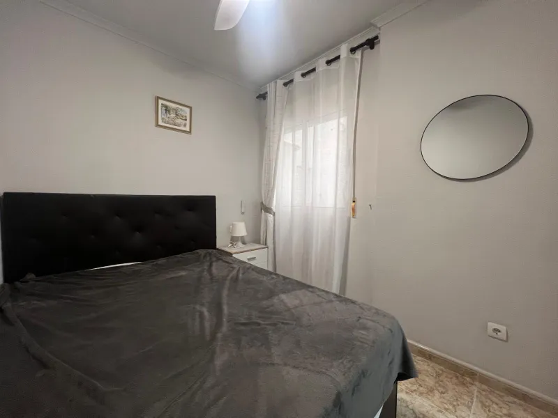 APARTAMENTO DE 2 HAB Y 1 BAÑO CON TERRAZA EN EL CENTRO DE TORREVIEJA