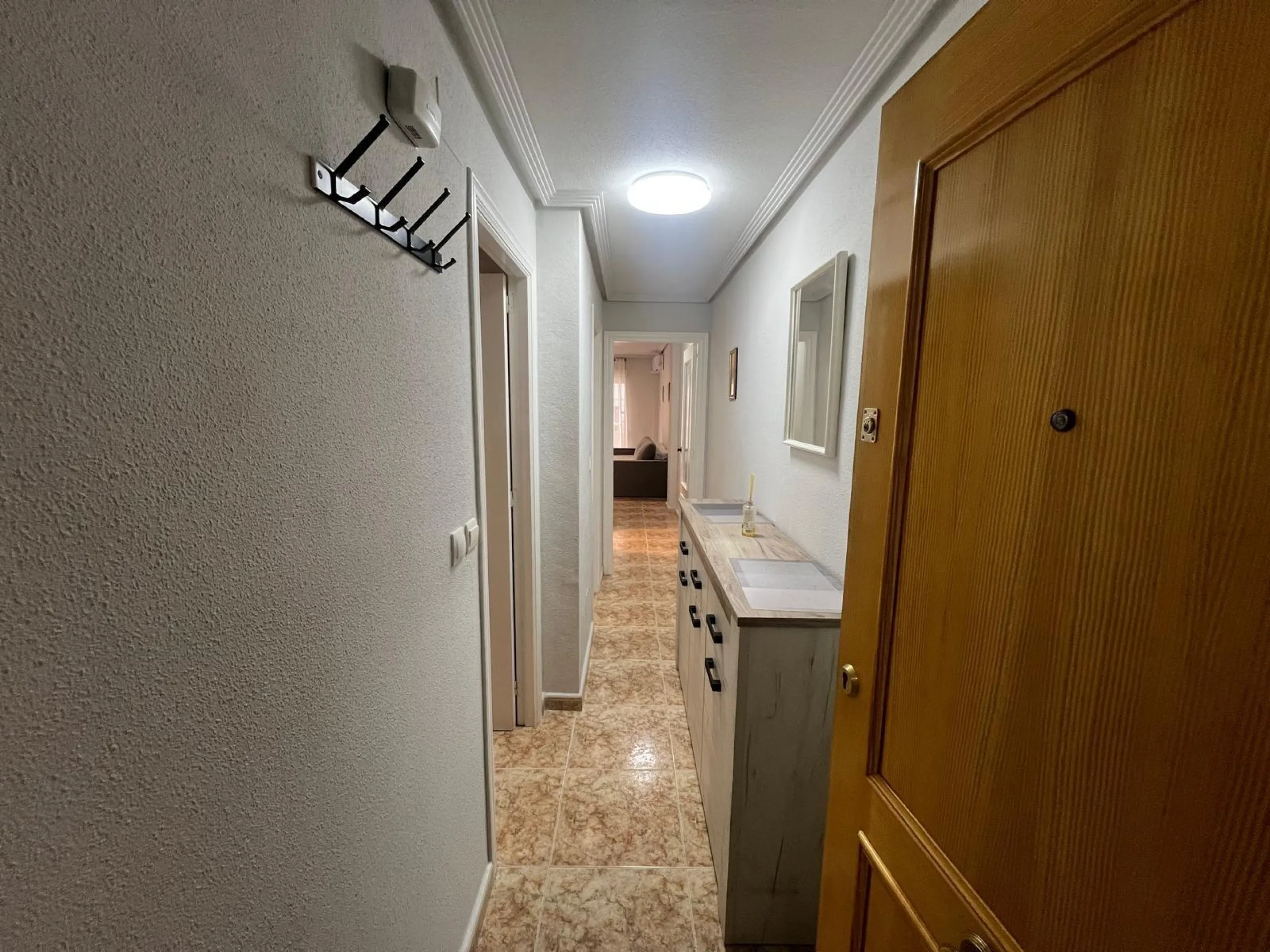APARTAMENTO DE 2 HAB Y 1 BAÑO CON TERRAZA EN EL CENTRO DE TORREVIEJA