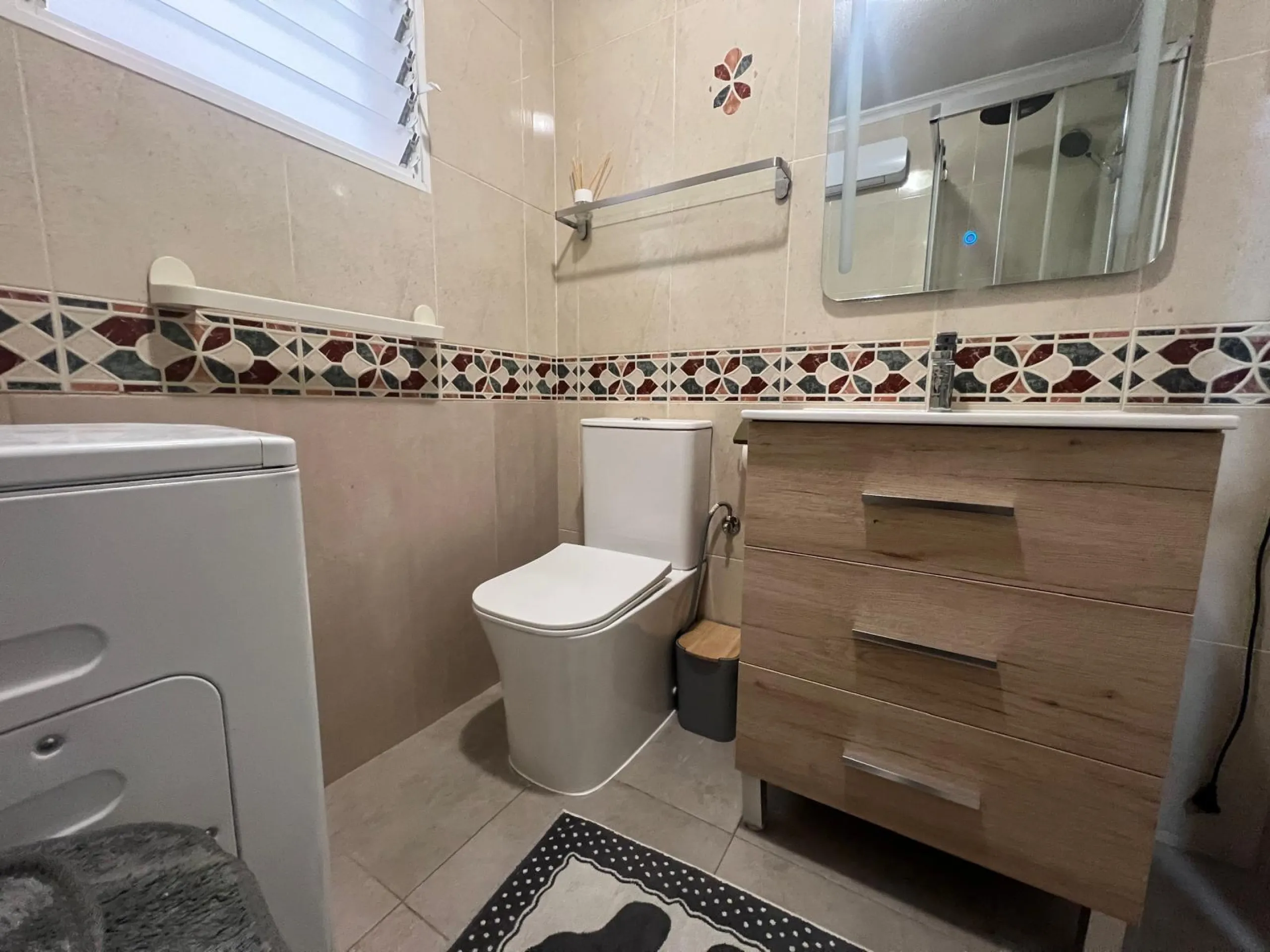 APARTAMENTO DE 2 HAB Y 1 BAÑO CON TERRAZA EN EL CENTRO DE TORREVIEJA