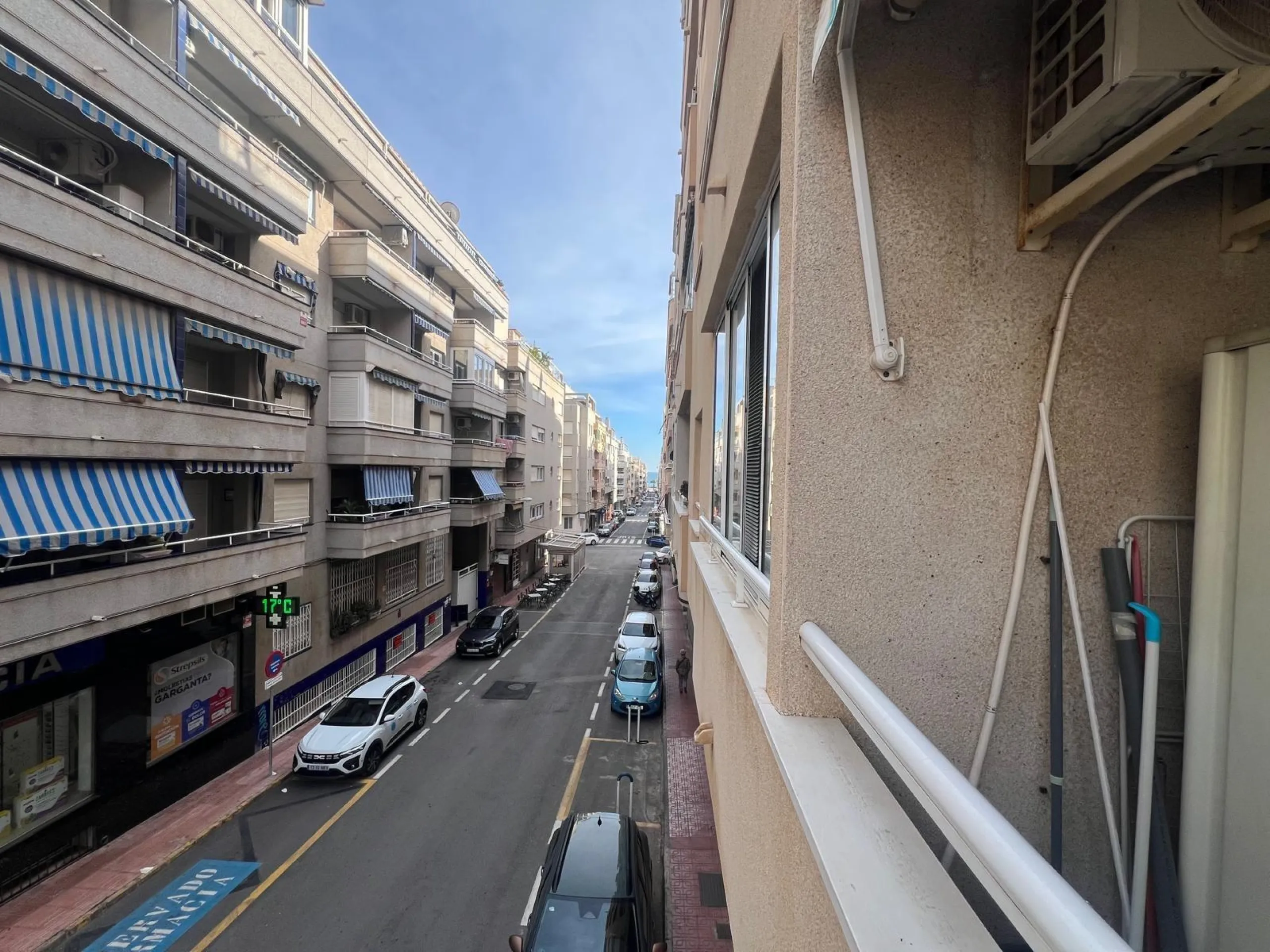 APARTAMENTO DE 2 HAB Y 1 BAÑO CON TERRAZA EN EL CENTRO DE TORREVIEJA