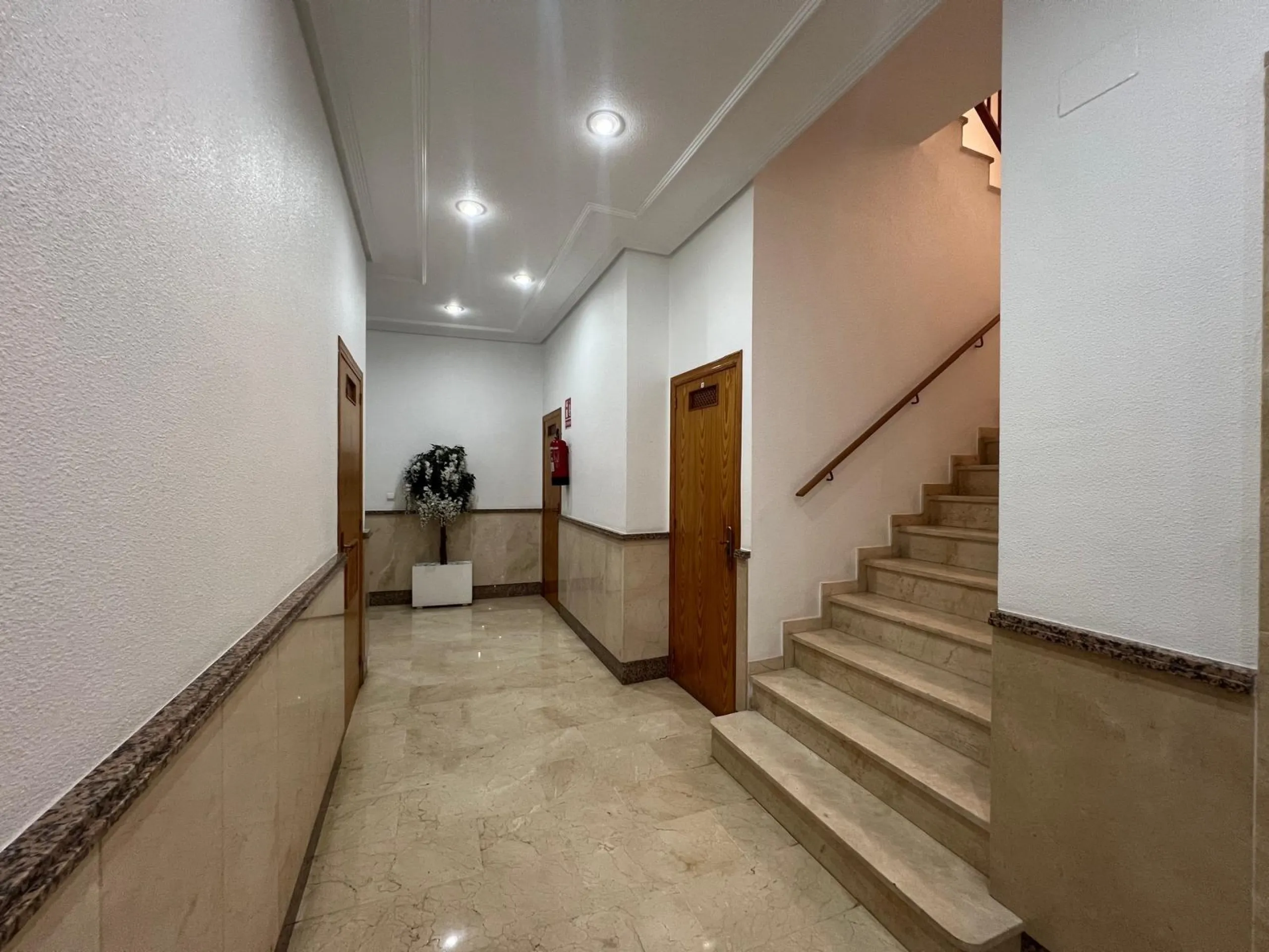 APARTAMENTO DE 2 HAB Y 1 BAÑO CON TERRAZA EN EL CENTRO DE TORREVIEJA