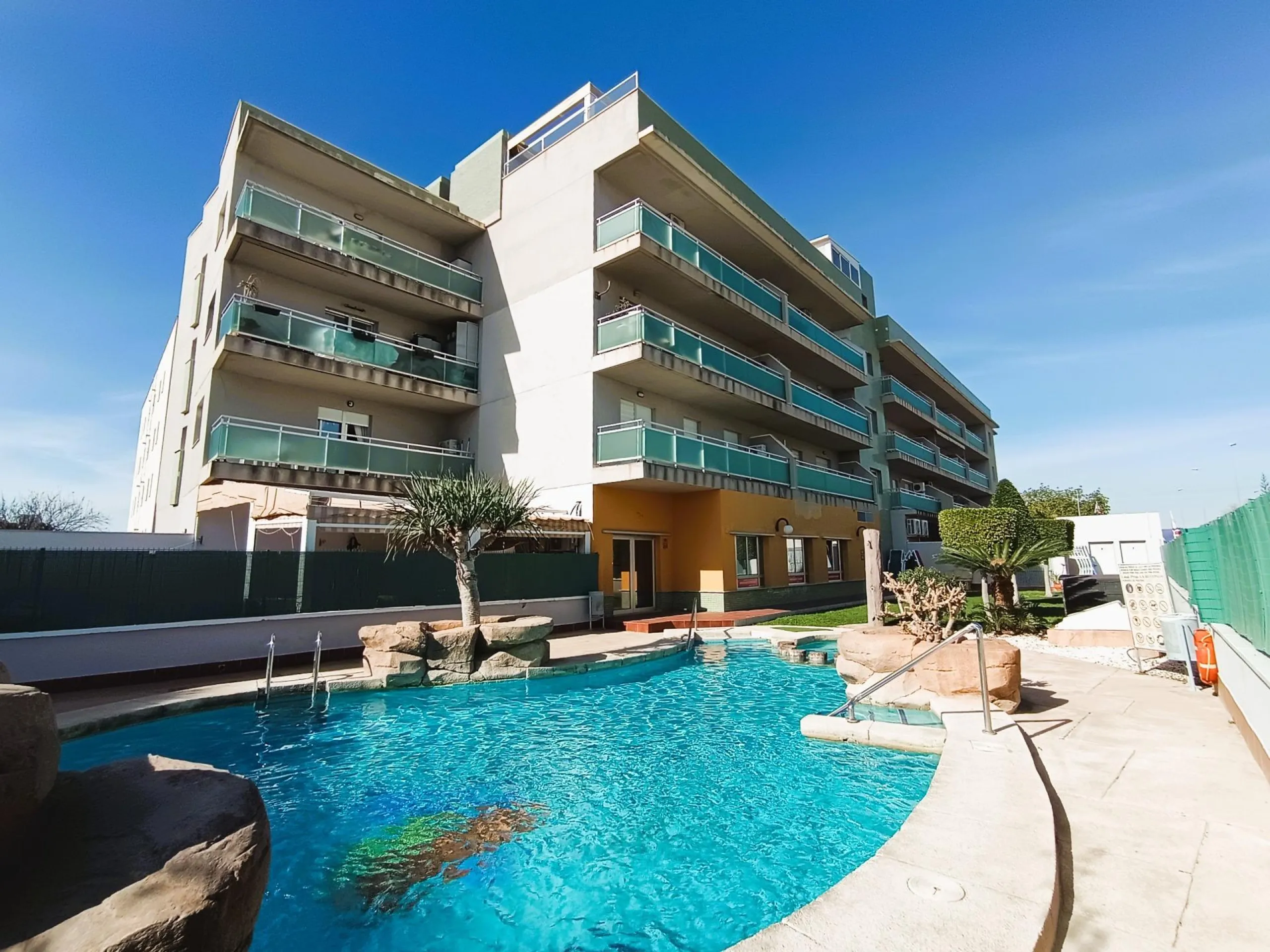 Penthouse with sun terrace and sea views in Cabo Roig